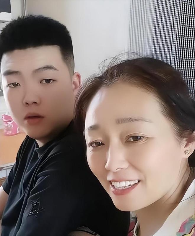 红相继去世有人一语成谶最小的年仅18岁九游会·j9网站短短4天内就有4个网(图5)