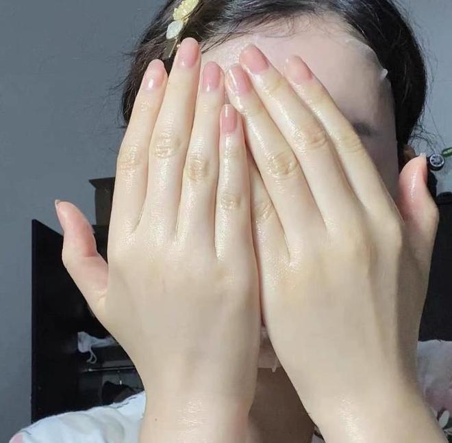 护手霜实测：护手霜哪个牌子的好？j9九游会入口首页2025四款(图4)